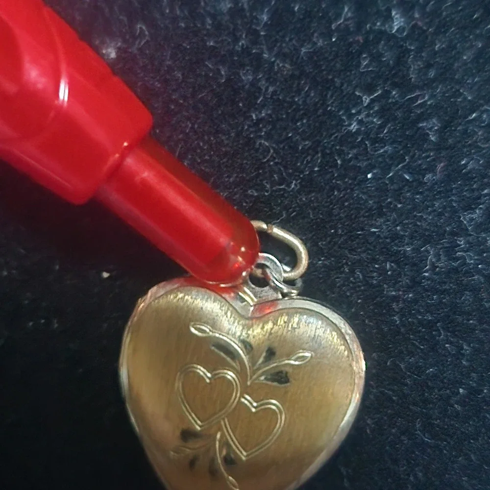 Vintage Gold Tone Etched‎ Double Heart Locket Pendant Charm